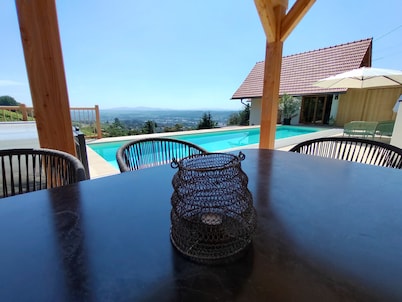 Villa 'Ferienhaus Deutschlandsberg Herk' con piscina, 2 terrazas y Wi-Fi