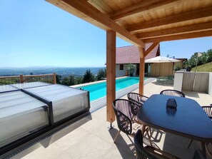 Outdoor dining - Villa 'Ferienhaus Deutschlandsberg Herk' with Pool, 2 Terraces & Wi-Fi (Deutschlandsberg)