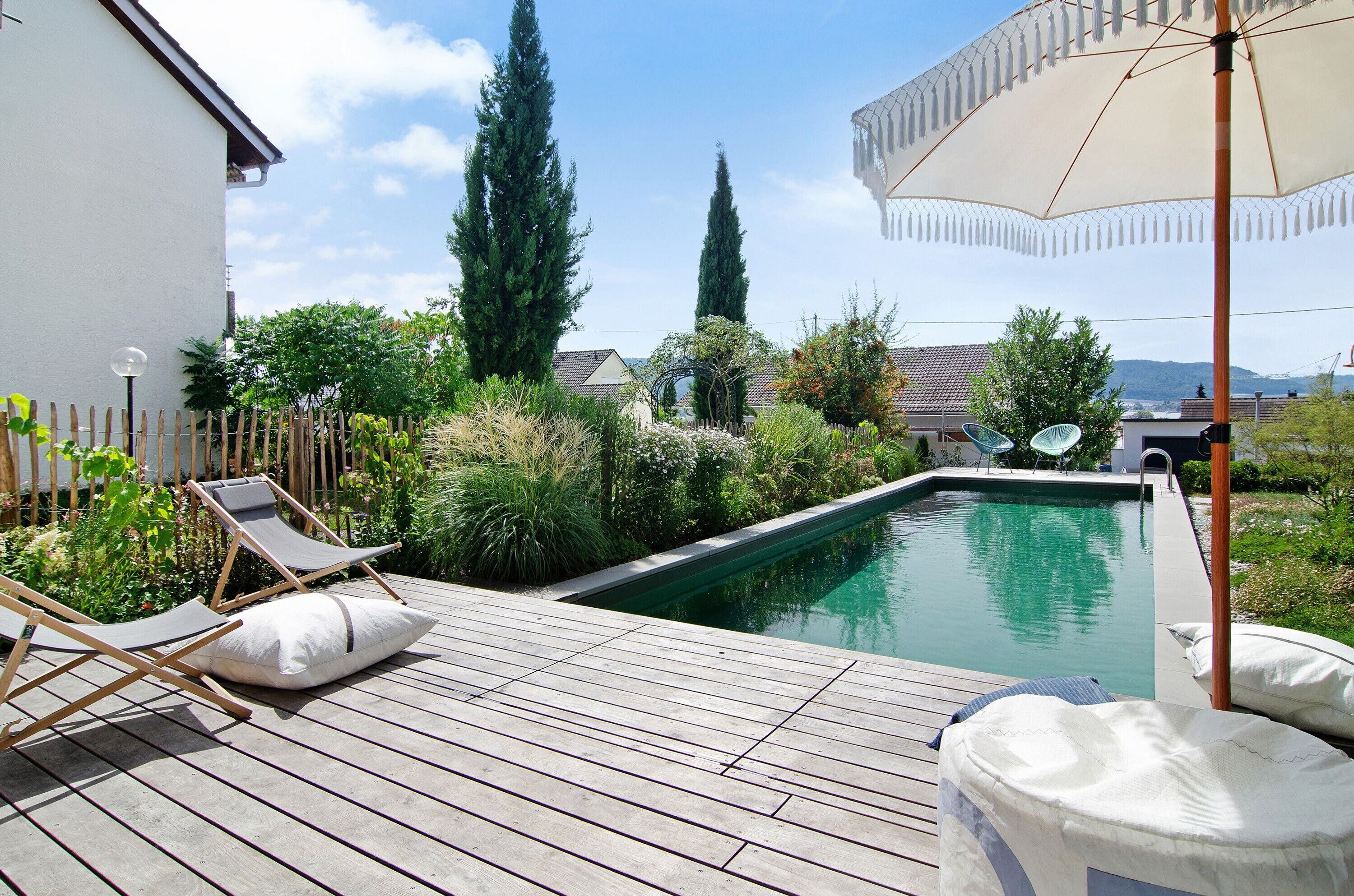 Lämmitetty uima-allas