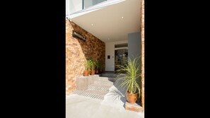 Steps lead up to the entrance of Vanessa &.