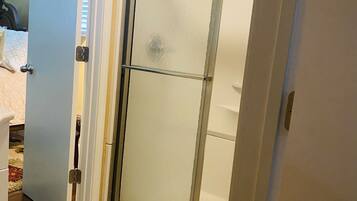 3 habitaciones, wifi gratis y ropa de cama