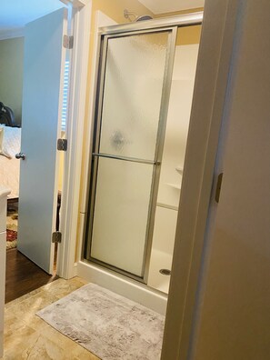 3 soverom, wi-fi (inkludert) og sengetøy