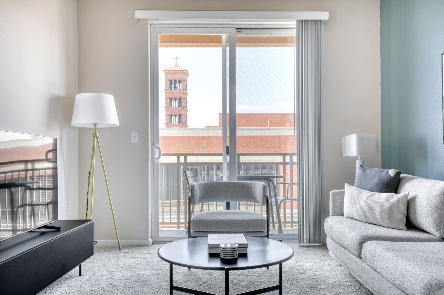 Upscale Pasadena 1BR w/ Gym & Clubhouse, nr Colorado Ave, by Blueground