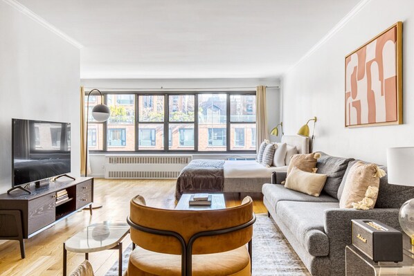 Télévision, chaîne hi-fi