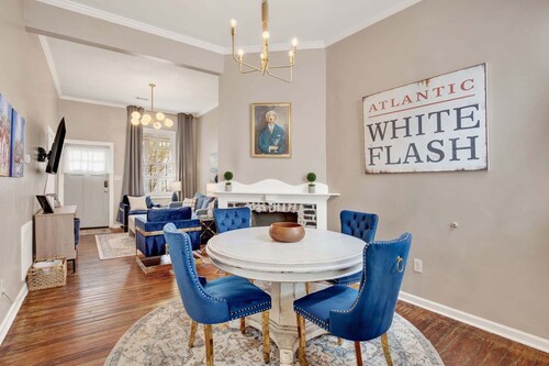 Duckie's Cottage in Historic Savannah | Heated Pool Access