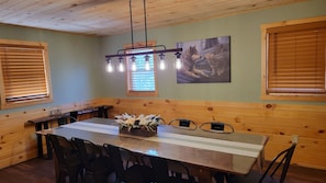 Dining - Across the street from lake, pool and clubhouse, great for kids, wolf themed! (Albrightsville)