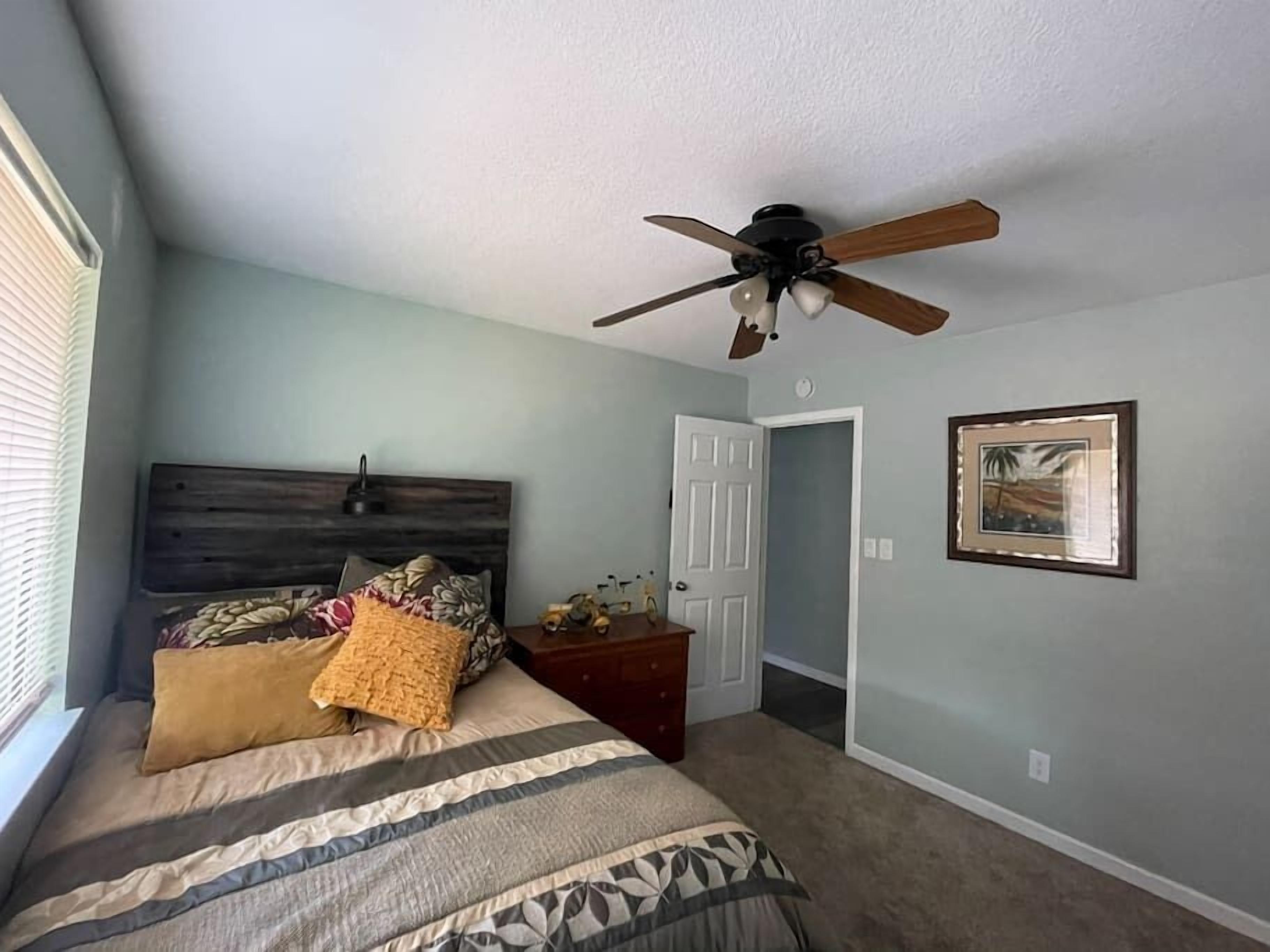Memory foam Double Bed w private  Bathroom straight across the hall