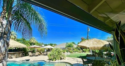 This house is a 3 bedroom(s), 2 bathrooms, located in Roseville, CA.