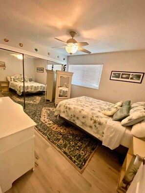 3 soverom, skrivebord, strykejern/-brett og wi-fi (inkludert)