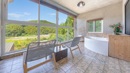 Hongcheon Toliaigeullaemping