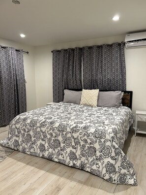 3 dormitoris, planxa i posts de planxar, wifi i roba de llit 