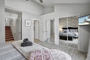 3 bedrooms, desk, iron/ironing board, travel cot