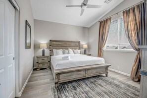 5 habitaciones, tabla de planchar con plancha, wifi y ropa de cama 