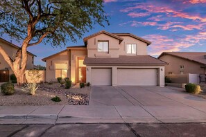 Exterior - Pool, Putting Green, Arcade, Cornhole, Great Location at Phoenix Desert Ridge Retreat! (Phoenix)