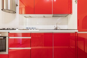 Oven, stovetop, dishwasher, coffee/tea maker