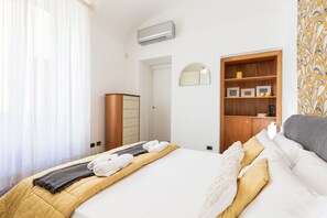 1 bedroom, iron/ironing board, internet, bed sheets