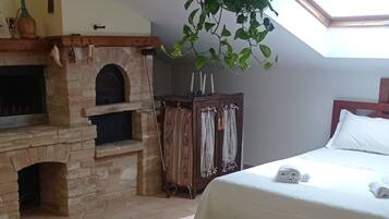 1 bedroom, iron/ironing board, travel cot, free WiFi