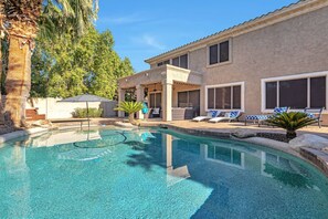Pool - Private Pool, Pool Table, BBQ, Near San Diego Padres & Seattle Mariners Spring Training + FREE GOLF! (Glendale)