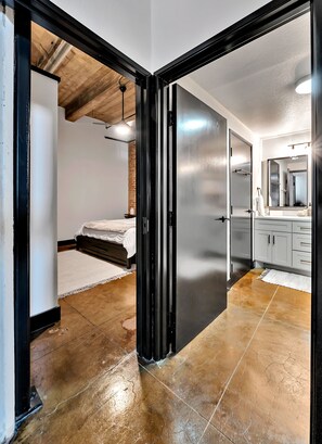 3 室のベッドルーム、アイロン / アイロン台、旅行用ベビーベッド、WiFi (無料)