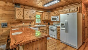 House, 3 Bedrooms | Private kitchen - Neck of Woods by Escape to Blue Ridge (Blairsville)