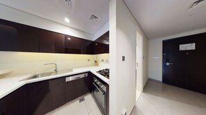 Deluxe Apartment | Private kitchen | Fridge, microwave, oven, stovetop - Tanin - Luxe Apartment With Breathtaking Amazing Views (Dubai)