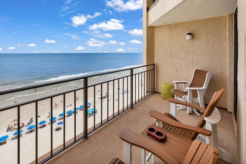 New to Rental Market!  Perfect 1 Bedroom Oceanfront!!