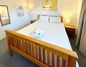 4 bedrooms, free WiFi, bed sheets