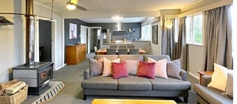 Tongariro Manuka House, National Park, Mt Ruapehu.