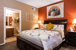 2 Schlafzimmer, Schreibtisch, Bügeleisen/Bügelbrett, Reisekinderbett