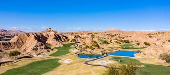 Wolf Creek Sunset View on First Hole by J and Amy BL991084