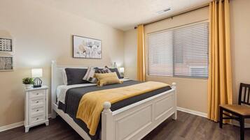 2 bedrooms, desk, iron/ironing board, WiFi