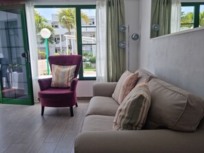 Smart TV, books - Superb, 2 bedroom pool view apartment.  Fantastic location in Puerto Del Carmen (Tías)