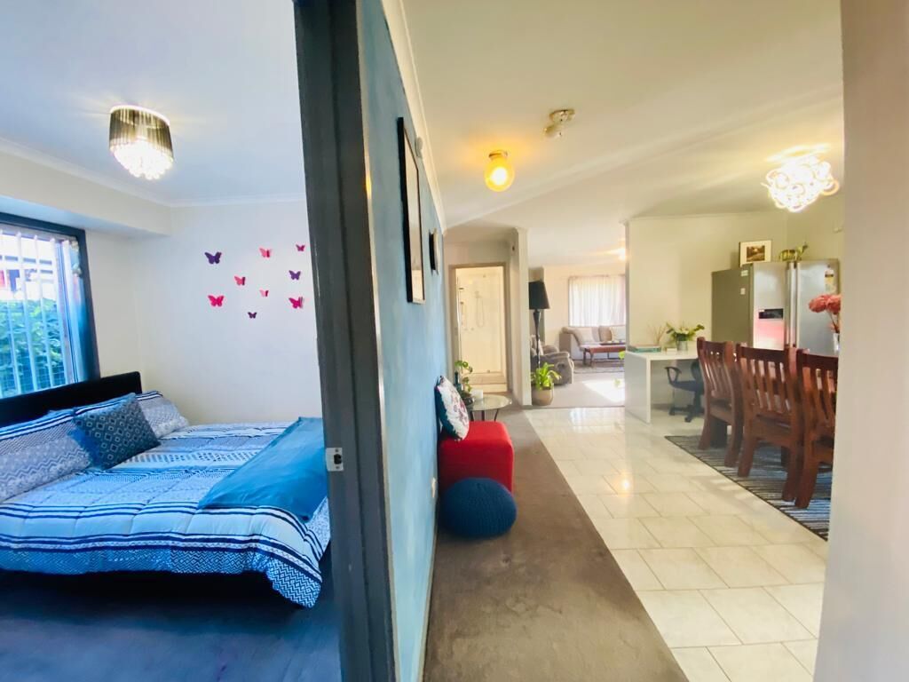 3 bedrooms, desk, iron/ironing board, travel crib