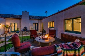 Terrace/patio - Casa del Sol - Historic Santa Barbara Adobe (Santa Barbara)