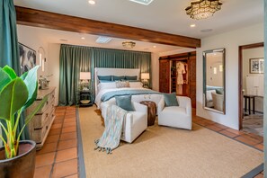 4 chambres, fer et planche à repasser, lit parapluie, Wi-Fi gratuit