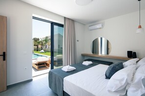 3 bedrooms, blackout curtains, iron/ironing board, travel cot