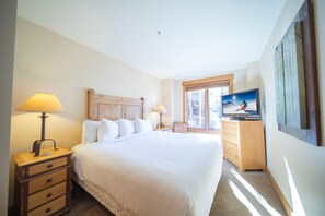 Premium Condo, 2 Bedrooms, Patio, Courtyard View (Springs 8811) | 2 bedrooms, individually decorated, individually furnished - Springs 8811 (Keystone)