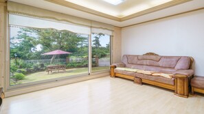 2 bedrooms, free WiFi