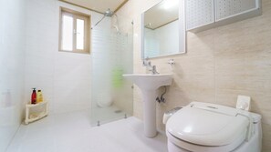 Basic-Zimmer, 4 Schlafzimmer (dokchae) | 2 Schlafzimmer, kostenloses WLAN