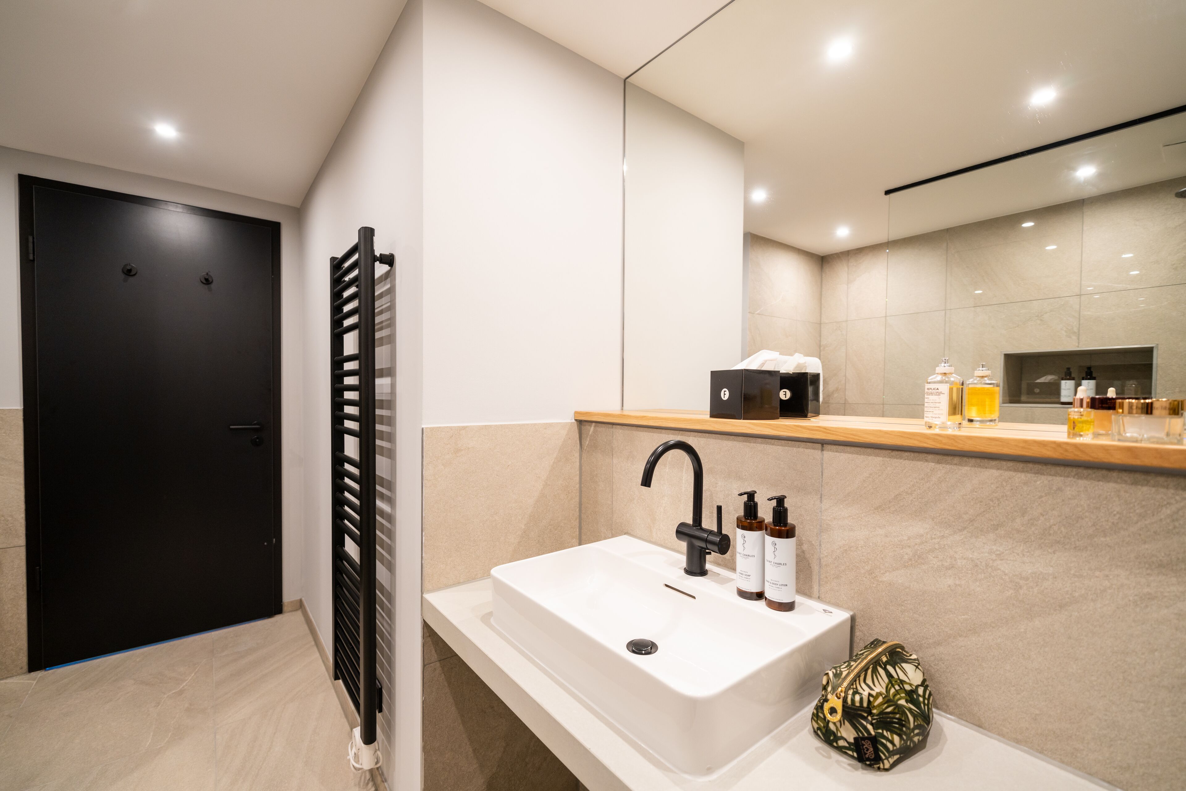 Photo - Black F Tower - Serviced Apartments