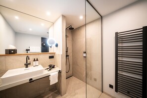 Junior Suite | Bilik Mandi | Pancuran mandi, hulu semburan mandi hujan 