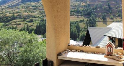 Charmant T2 à Vars Sainte Marie, balcon sud, à 300m des pistes, navettes gratuites, animaux acceptés