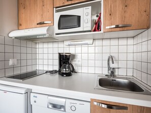 Fridge, microwave, dishwasher, coffee/tea maker