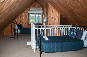 5 bedrooms, desk, iron/ironing board, free WiFi