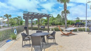 Outdoor dining - Once Upon a Tide: Family-Friendly 30A Home 3 Blocks from the Sand (Santa Rosa Beach)