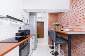 Apartment, 2 Bedrooms, Kitchen | Private kitchen | Microwave, coffee/tea maker, electric kettle, toaster - Apartment Cracow Syrokomli by Renters (Kraków)