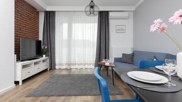 Apartment, 1 Bedroom, Balcony | Living room