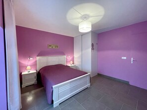 2 quartos, Wi-Fi de cortesia, roupa de cama