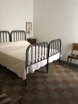 2 Schlafzimmer, Schreibtisch, kostenloses WLAN, Bettwäsche