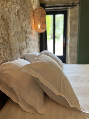 4 chambres, fer et planche à repasser, Wi-Fi gratuit, draps fournis